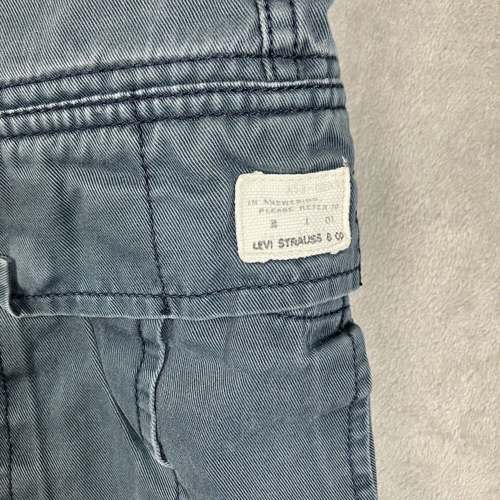 Levi's Men's 100% Cotton Casual Multi Pocket Carrier Grey Cargo Shorts - Picture 11 of 13